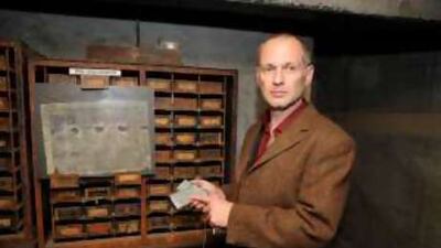 Dietmar Arnold, the chairman of Berlin Underworlds, runs tours of the former refuge. The small label says, "Please do not disturb."