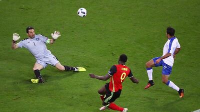 Romelu Lukaku of Belgium shoots wide during the Uefa Euro 2016 Group E match between Belgium and Italy at Stade des Lumieres on June 13, 2016 in Lyon, France. (Clive Brunskill/Getty Images)