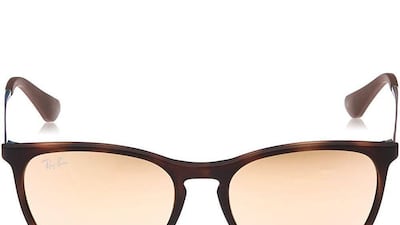 These Ray Ban women's sunglasses are 60% off and now cost Dh225 with free shipping. You save Dh384.