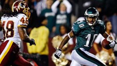 DeSean Jackson of the Philadelphia Eagles races past Chris Horton of the Washington Redskins to score his second touchdown. The Eagles went on to win the game 27-17.
