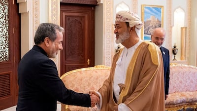Sultan Haitham greets Mr Araghchi