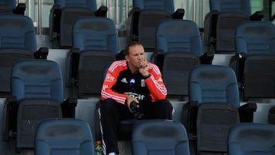 England's coach Andy Flower says England will fight to win the third and final test against Pakistan.