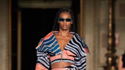 Christian Siriano opts for ebullient stripes for spring / summer 2022. Photo: Christian Siriano