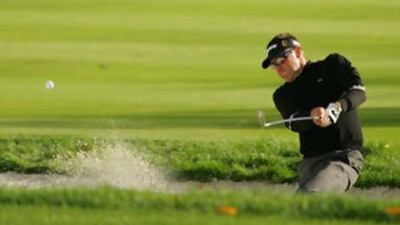 Robert Allenby finds the going rough at the Turning Stone Resort Championship at the Atunyote club.