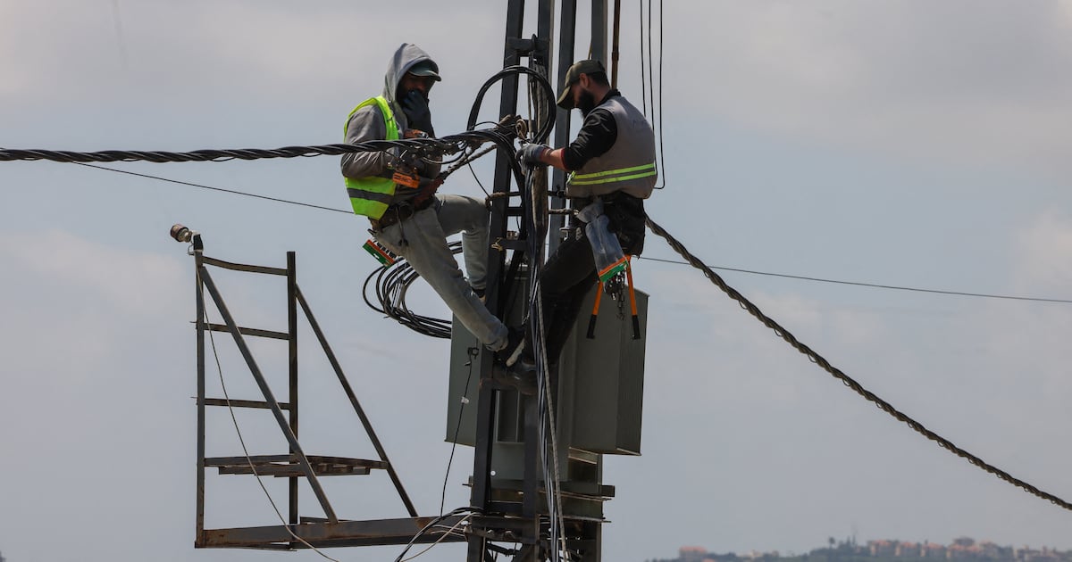 Lebanon inches closer to electricity import deal with Syria