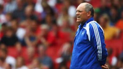 Martin Jol, the Hamburg manager, is prepared for a tough battle against Aston Villa.