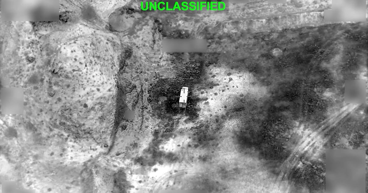 USA greifen mutmaßliche Raketenabschussstellen auf der iranisch besetzten ...