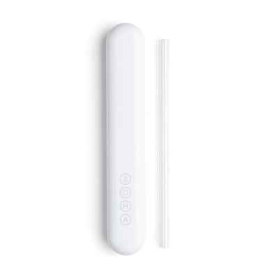 The travel straw is made of glass and comes with its own carry case. Courtesy goop.com