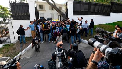 Venezuelan opposition politician Leopoldo Lopez speaks outside the Spanish embassy in Caracas on May 2, 2019. AFP