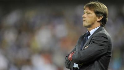 Franky Vercauteren has returned to Belgium. The Racing Genk chairman Dirk Dergraen will attempt to persuade Vercauteren to stay on for their Champions League qualifying matches.