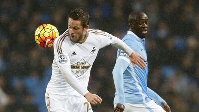 Carl Recine / Reuters