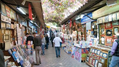 The Sahaflar book bazaar in Istanbul. Alamy