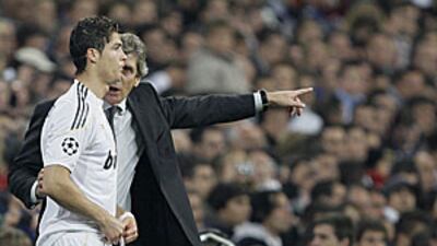 Real's coach Manuel Pellegrini, right, gives instructions to Cristiano Ronaldo on Wednesday.