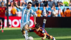 TOPSHOT - Argentina's forward #10 Lionel Messi fouls Spain's defender #22 Pau Cubarsi during the 2026 World Cup football tournament final match between Spain and Argentina at the New York/New Jersey Stadium in East Rutherford on July 19, 2026. (Photo by FRANCK FIFE / AFP)
