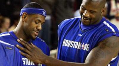 Shaquille O'Neal, right, will once again link up with the current NBA MVP, LeBron James, this time at the Cleveland Cavaliers.