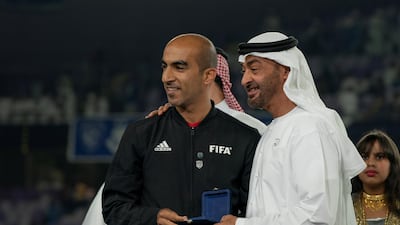 Sheikh Mohamed thanked the officiating team after the game. Mohamed Al Hammadi / Ministry of Presidential Affairs