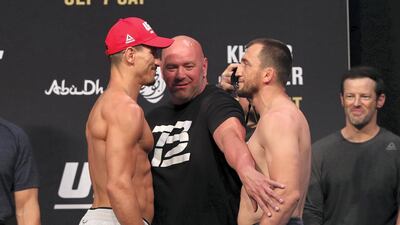 Nordine Taleb, left, squares off with Muslim Salikhov.