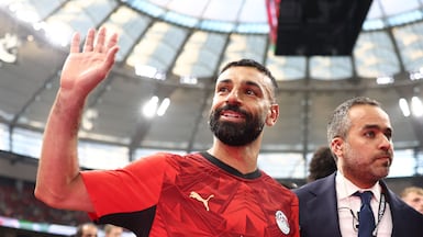 VANCOUVER, BRITISH COLUMBIA - JUNE 21: Mohamed Salah #10 of Egypt applauds fans after the 3-1 win during the FIFA World Cup 2026 Group G match between New Zealand and Egypt at BC Place Vancouver on June 21, 2026 in Vancouver, British Columbia. Fran Santiago / Getty Images / AFP (Photo by Fran Santiago / GETTY IMAGES NORTH AMERICA / Getty Images via AFP)