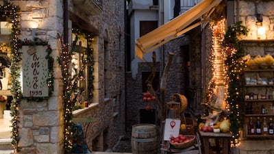 Arachova in winter. Photo: DiChatz / Unsplash