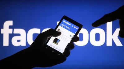 nica, in this file photo illustration taken May 2, 2013. Facebook Inc's mobile advertising business continued to accelerate in the first three months of the year, helping the Internet social networking company top Wall Street's revenue target.Dado Ruvic / Reuters