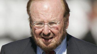 A November 21, 2004 file photo shows US business tycoon Malcolm Glazer in Tampa, Florida. The Tampa Bay Buccaneers announced on May 28, 2014 that Glazer has died at age 85. Glazer bought the Buccaneers in 1995 and Manchaster United in 2005. Eliot J Schechter / AFP