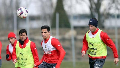 Chile's national soccer player Charles Aranguiz, left, David Pizarro, Alexis Sanchez and Eugenio Mena attend a training session at St. Polten, March 25, 2015. Chile will play Brazil in Londres on Sunday in their international friendly soccer match. REUTERS/Carlos Parra