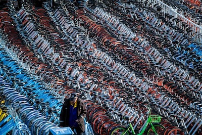 Bicycles from the bike-sharing schemes Mobike and Ofo in Shanghai. Johannes Eisele/AFP