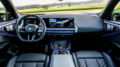 An expansive rectangular glass panel that sits atop the dashboard of the 2025 BMW X3 M50. Photo: BMW
