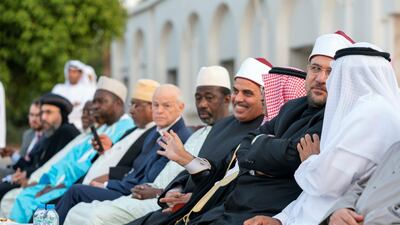 Participants of the Forum for Promoting Peace in Muslim Societies, attend an Al Maqam Palace barza. Hamad Al Mansoori for the Ministry of Presidential Affairs