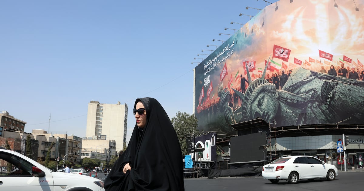 ایران تحریم های احتمالی آمریکا را همزمان با عمیق تر شدن بن بست هرمز محکوم می کند