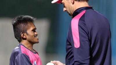 Delhi Bulls head coach Stephen Fleming head speaks with Shankar Sajjan. Chris Whiteoak / The National