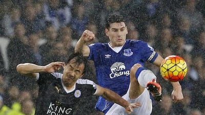 Leicester City’s Shinji Okazaki and Everton’s Gareth Barry battle for the ball during their Premier League match on Saturday. Craigh Brough / Action Images / Reuters
