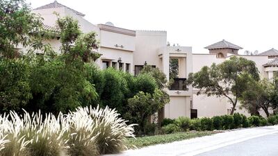 MIRDIF VILLAS: Q4 2015-Q1 2016 down 1%. Q1 2015-Q1 2016 up 1%. 3BR - between Dh120,000 and Dh150,000. 4BR - between Dh140,000 and Dh180,000. 5BR - between Dh150,000 and Dh200,000. Reem Mohammed / The National