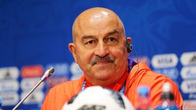 Russia manager Stanislav Cherchesov is doing his best to prepare his team for the opening game. Abedin Taherkenareh / EPA