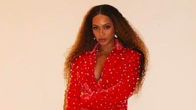 7. Beyonce's (@beyonce) 125m followers will know to expect regular outfit of the day posts from the 'Halo' singer. The mother-of-three posts styled and edited photos in her many high fashion looks, often tagging the designers behind the looks. Very rarey fans are treated to a photo of children, Blue Ivy, Rumi and Sir, or husband, Jay-Z.