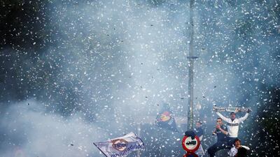Real Madrid supporters celebrate at Cibeles square after winning the UEFA Champions League REUTERS/Susana Vera