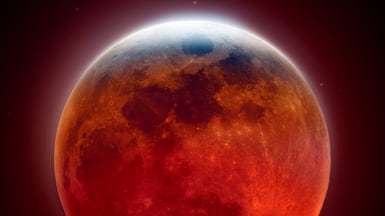 A Blood Moon occurs when the Sun, Earth and Moon line up perfectly. Photo: Andrew McCarthy