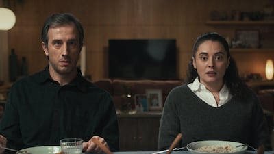 Fatih Artman as Mehmet and Aslihan Gurbuz as Zeynep in A Round of Applause. Photo: Netflix