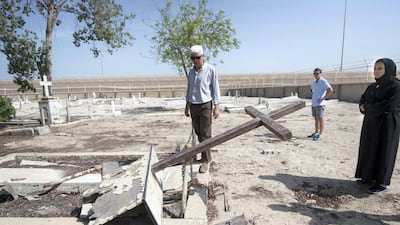 Dr Athol Yates of Khalifa University, with Emirati volunteer, Mariam Zaal Alhameiri.