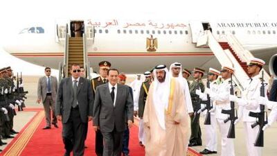 Late President Sheikh Khalifa welcomes former Egyptian leader Hosni Mubarak in Al Ain. Wam