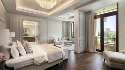 A light and bright bedroom. Courtesy Luxhabitat Sotheby's International Realty