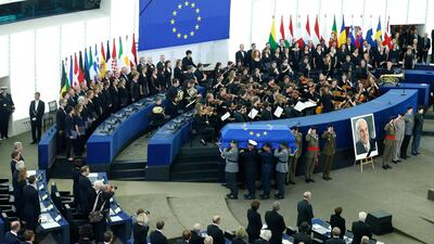 German soldiers carry the coffin of the late former German Chancellor, Helmut Kohl, during of a memorial ceremony at the European Parliament in Strasbourg, France, July 1, 2017. REUTERS/Francois Lenoir
