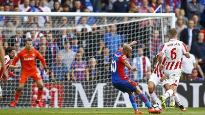 Crystal Palace’s Andros Townsend scores their fourth goal. Peter Cziborra / Action Images / Reuters