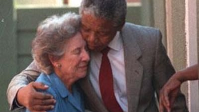 Helen Suzman with Nelson Mandela following his release from prison in 1990.