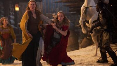 From left, Shauna Kain as Roxanne and Amanda Seyfried as Valerie.