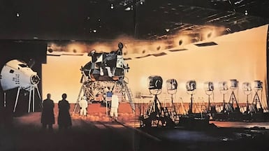 The 1977 Warner Bros and ITC science fiction movie, Capricorn One, depicted a fake Nasa mission to Mars. Warner Bros