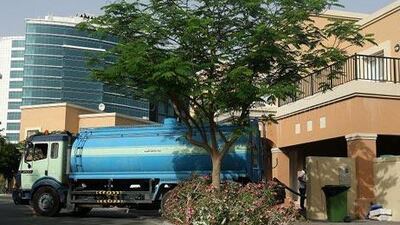A private tanker delivers water to a villa at Dubai Silicon Oasis. Pawan Singh / The National