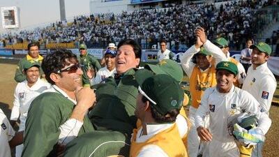 Mohsin Khan, centre, believes his team can become world number one.