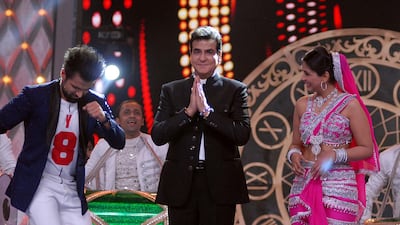 Indian Bollywood actor Jitendra, centre, takes part in the Umang Mumbai Police Show 2018. Sujit Jaiswal / AFP