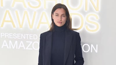 Irina Shayk wore simple monochrome dress.